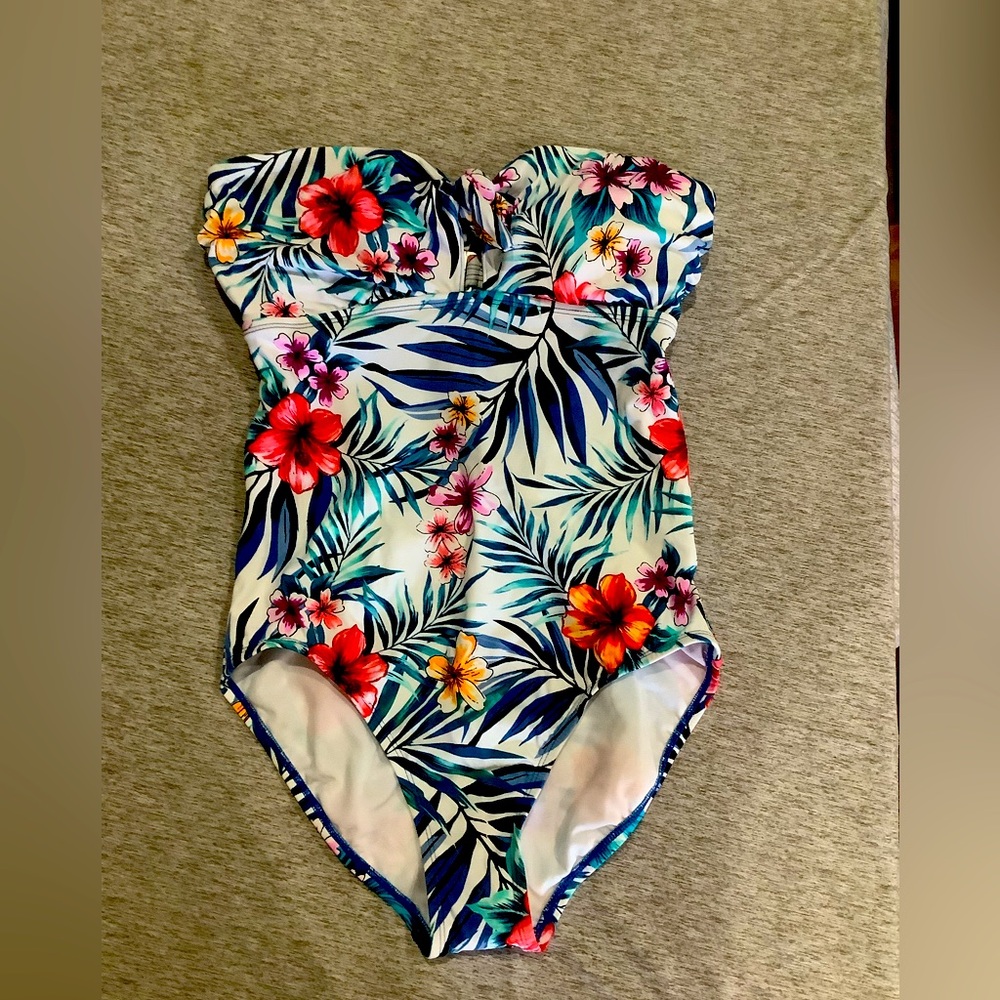 NWT swimsuit tropical small